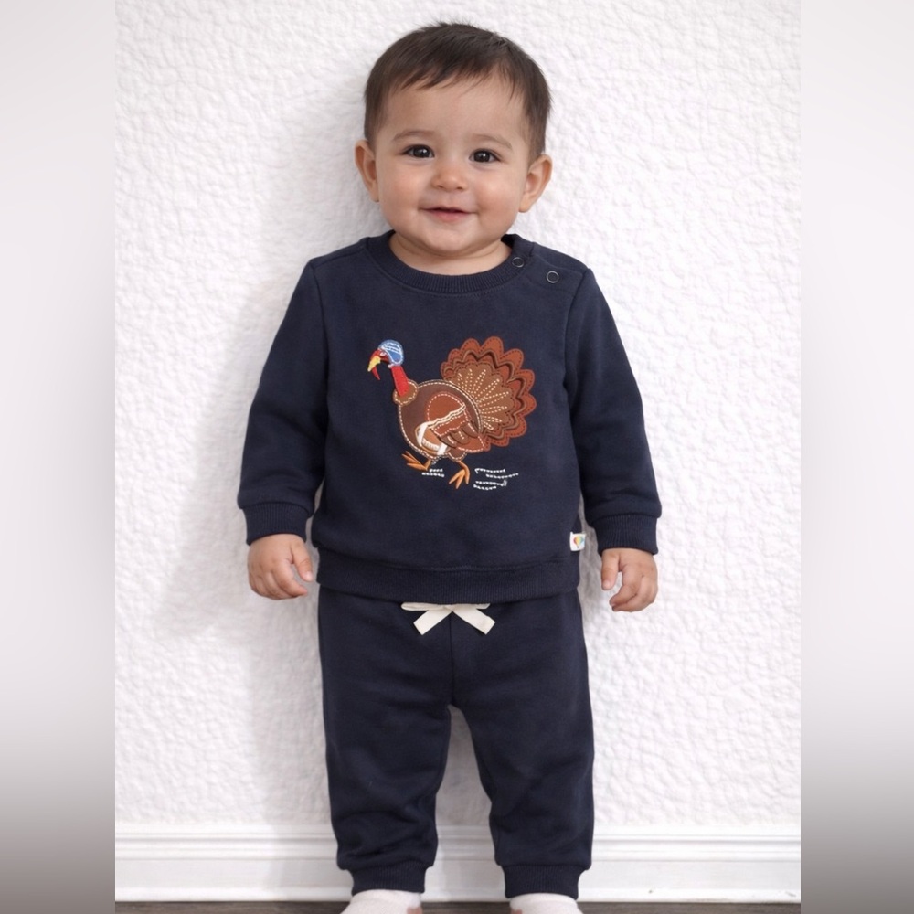 NWT!Navy Turkey Embroidered Outfit